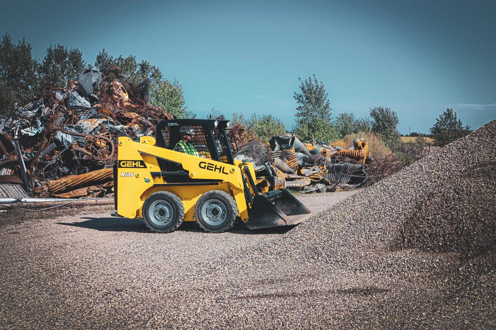 application_skid_loader_r105_gehl_004.jpg
