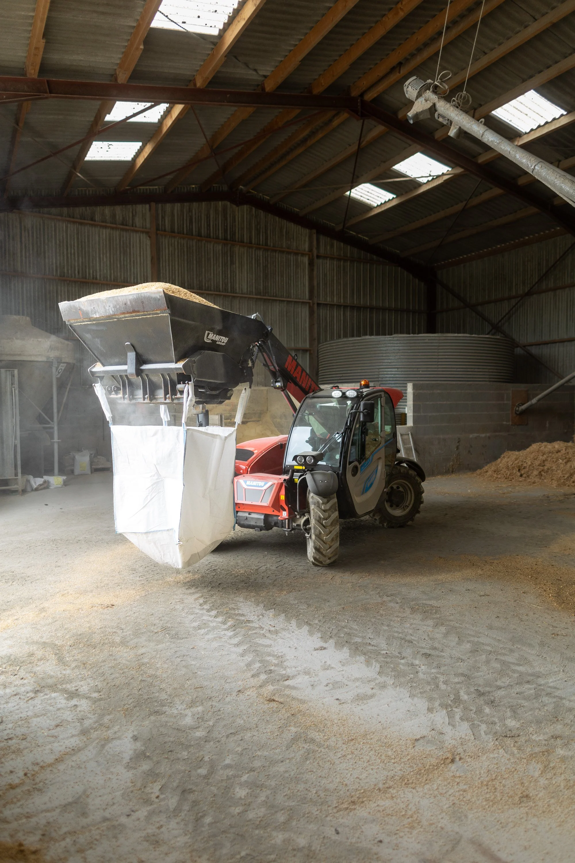application_bucket_big_bag_filling_handler_bbf_manitou_002.jpg