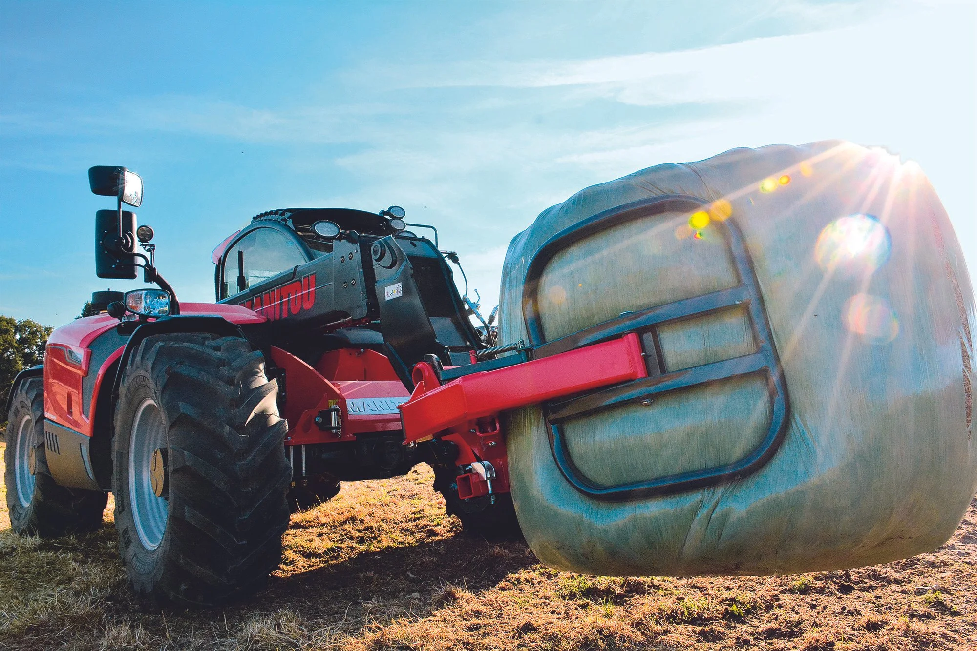 application_clamp_bales_wrapped_clbw_pbe_manitou_002.jpg