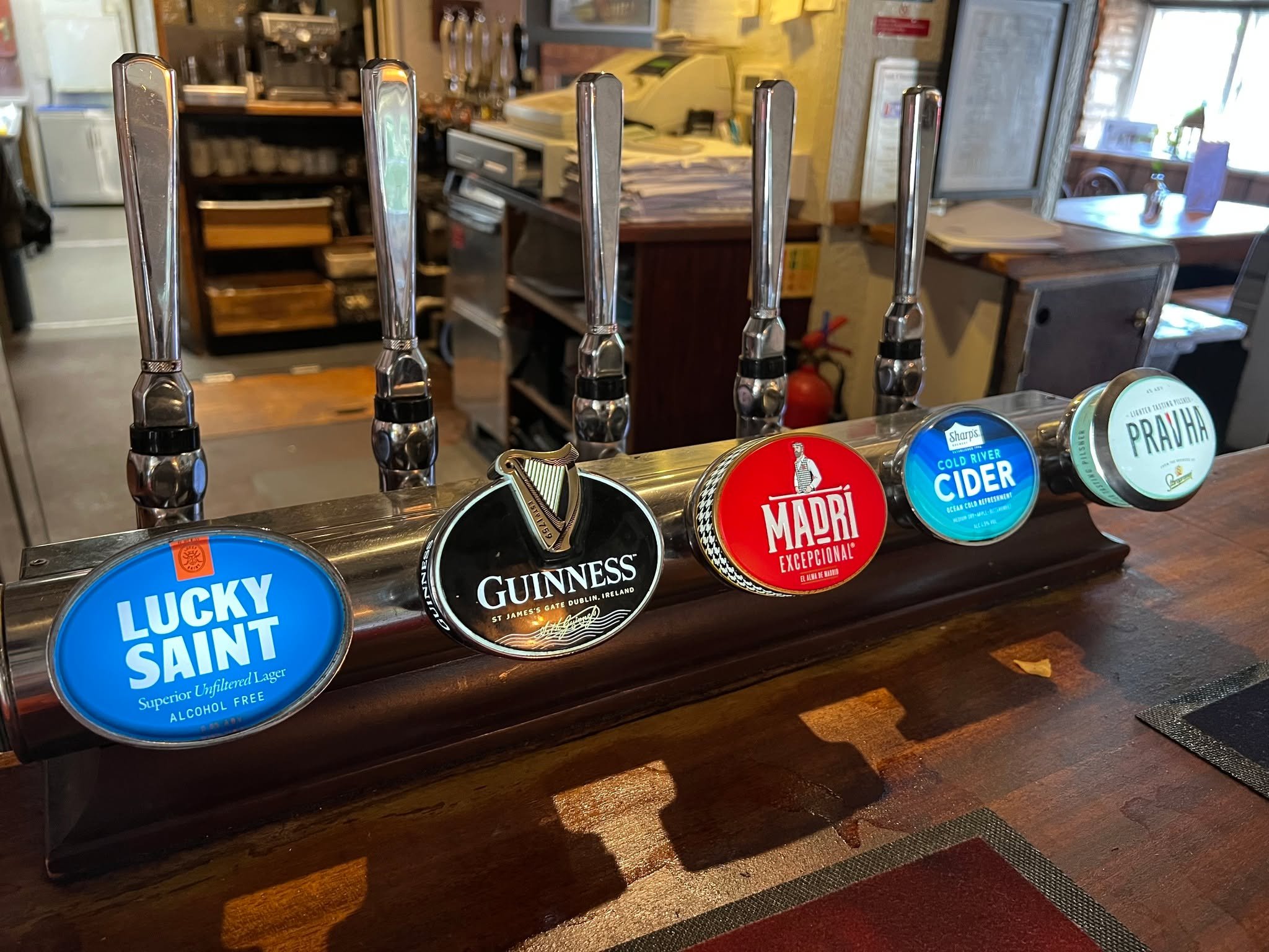 🍻 HELP US DRINK THE PUB DRY! 🍻

We&rsquo;re getting a  brand new line up of beers and ciders on the pumps, so there&rsquo;s only one thing left to do&hellip; drink the old ones!

This Sunday (11th October), our remaining Madri, Cord River Cider, Pr