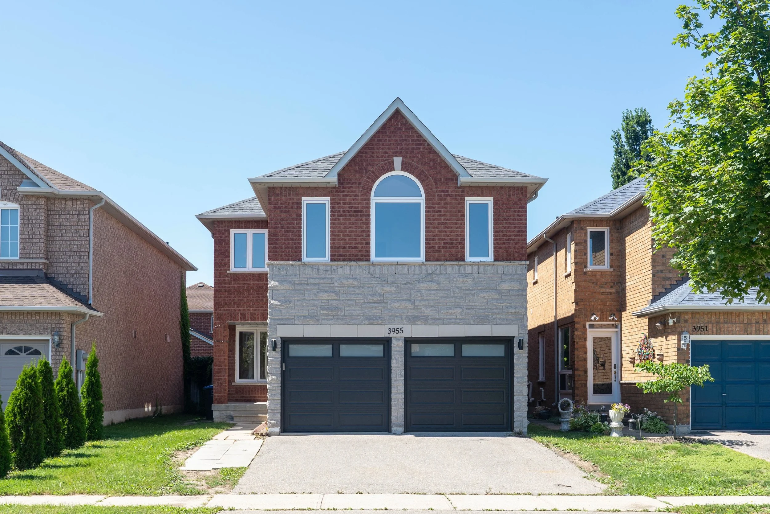 Just Listed ✨ For Sale: 3955 Foxwood Ave, Mississauga📍

4+1 Beds | 3.5 Baths | 3,228 Sqft Total Living 

Fully renovated from top to bottom in 2026, this move-in ready home offers bright, open-concept living with premium finishes throughout in the d