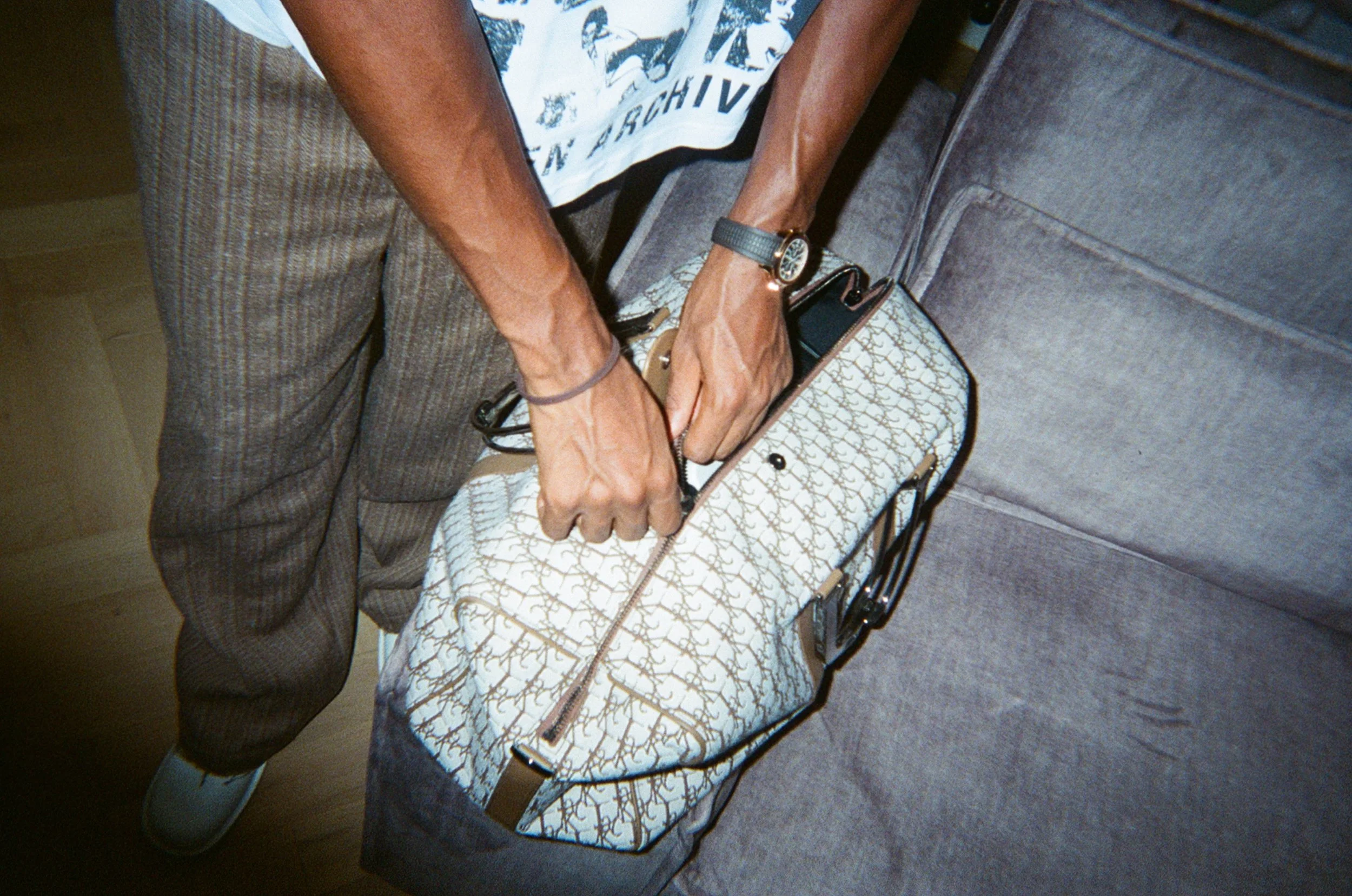 0009_6A.jpg