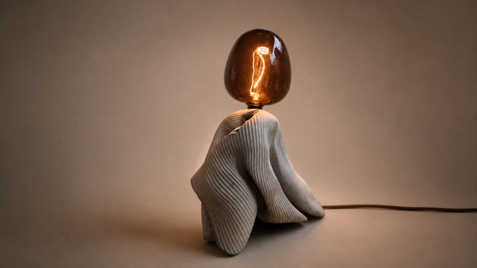 Sculptural lamp, änkan