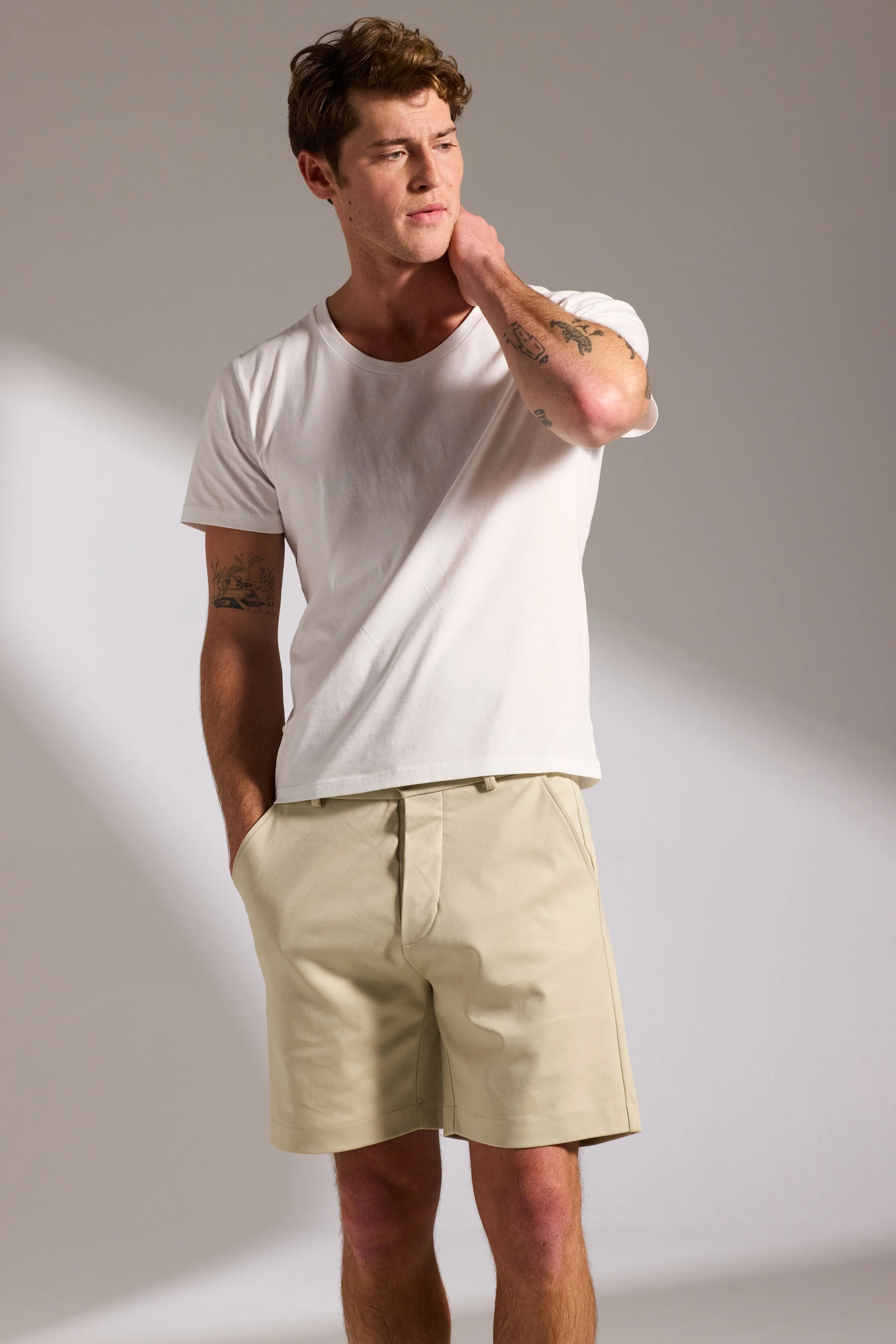 EASY_CHINO_SHORT_LIGHT_STONE_002.jpg