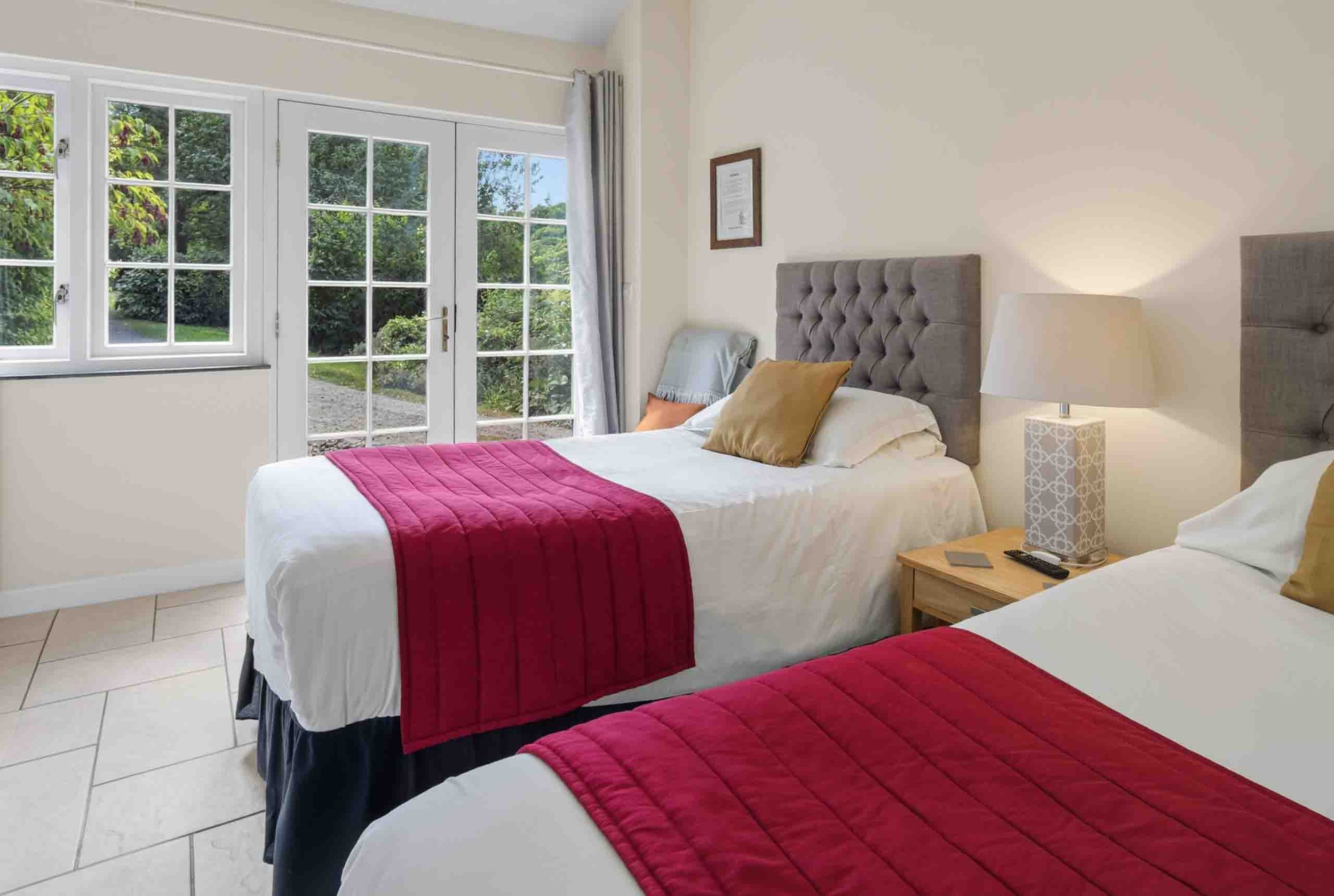 Ysfael holiday accommodation at Monk Haven near St.Ishmaels, Pembrokeshire