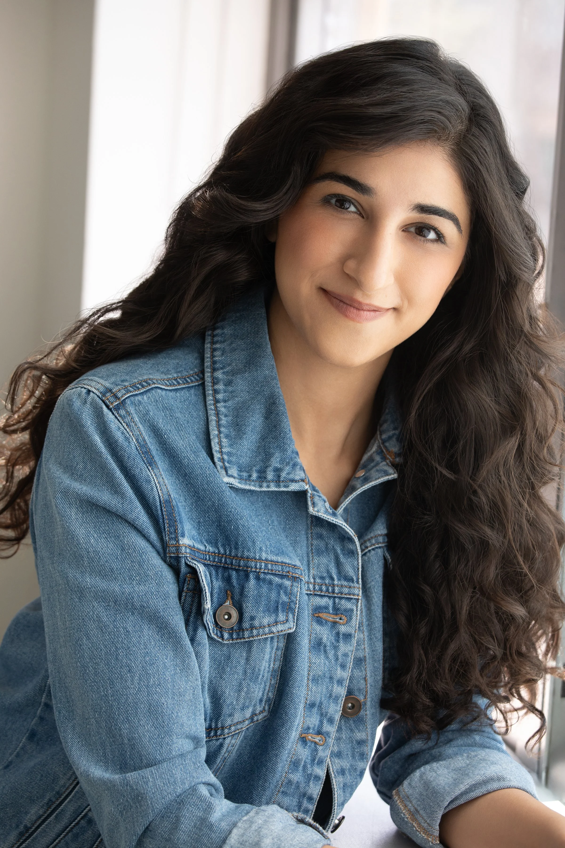 Anisha Headshot_0L2A7548 .jpg