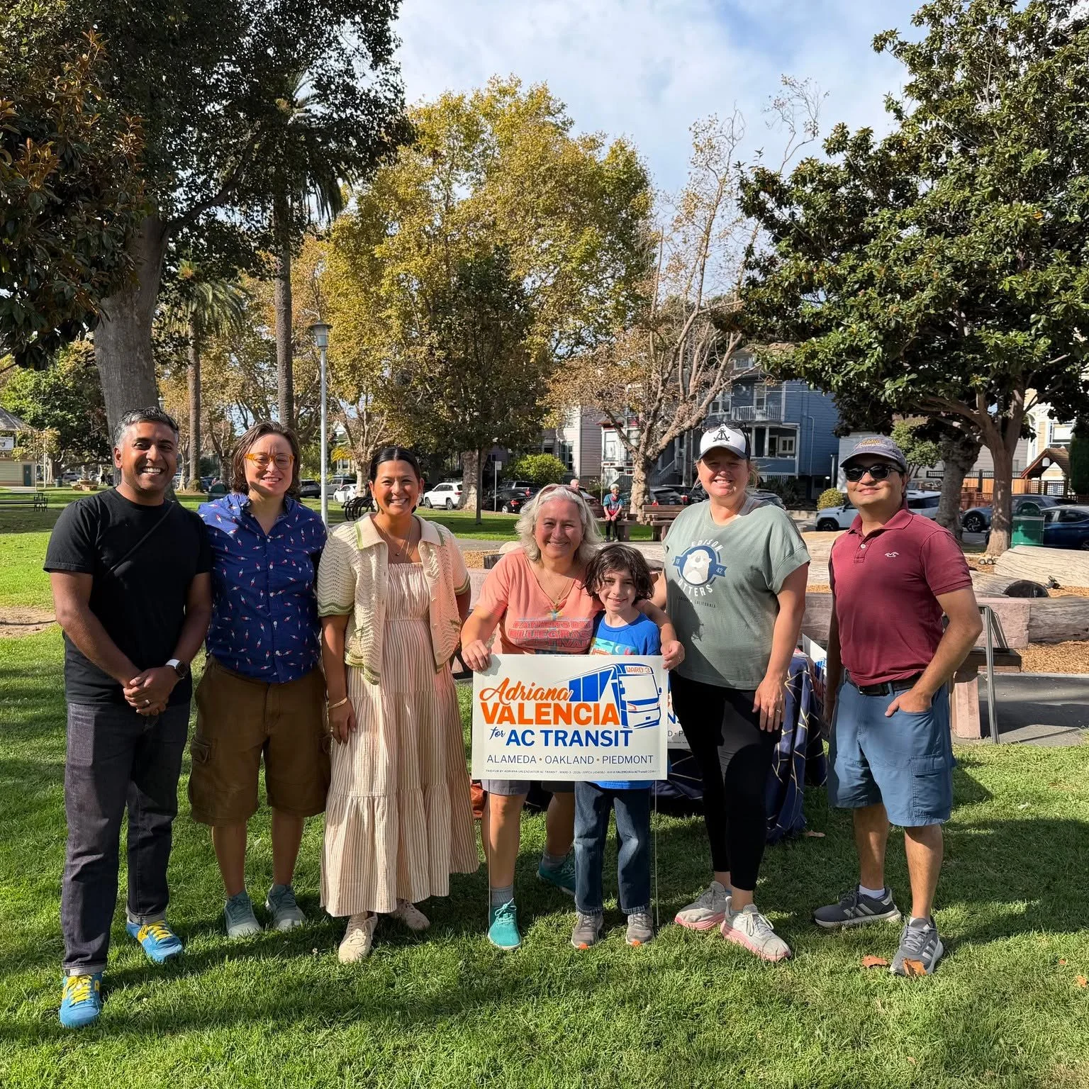 What a great day in #AlamedaCA canvassing. Thank you to the dozens who showed up to Chochenyo Park in Alameda. Really enjoyed the conversations with voter who want major change to happen in transit. Our team pushed for Measure L and RTM! One of our c