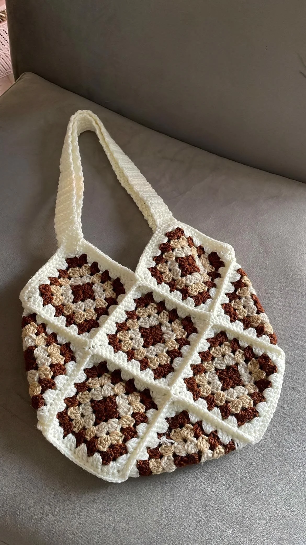 Granny Square Tote (13 squares)