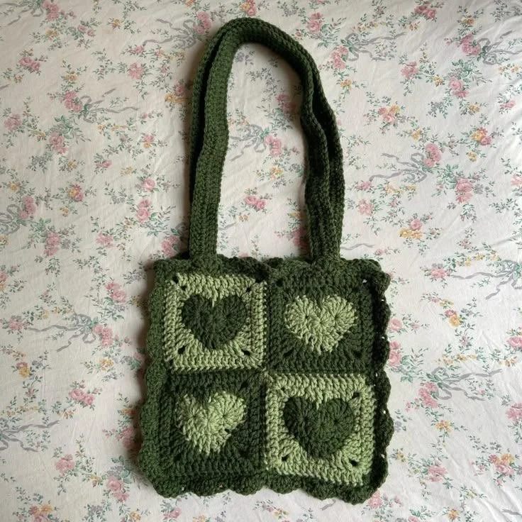 Granny Square Tote (8 squares)