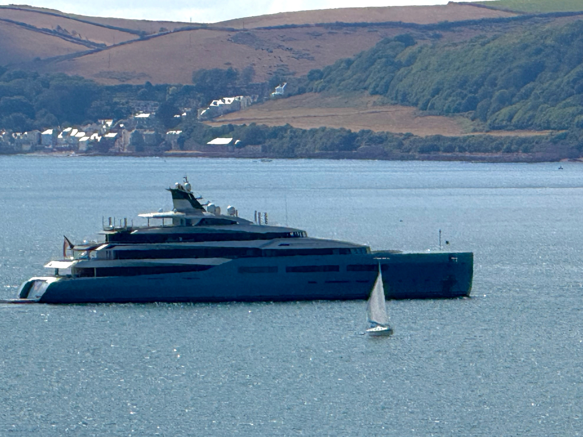 Luxury superyacht drops anchor