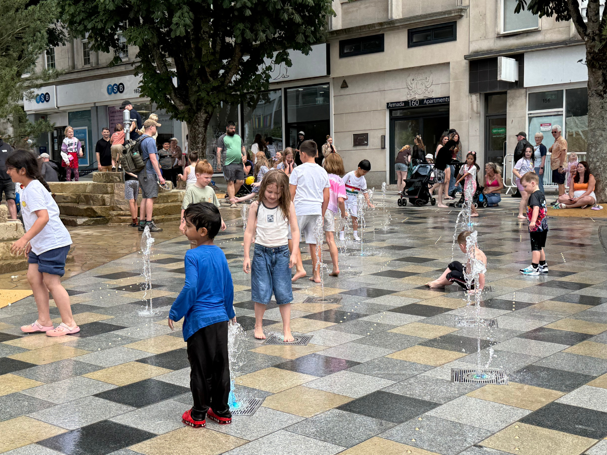 Fountain Playtime.png