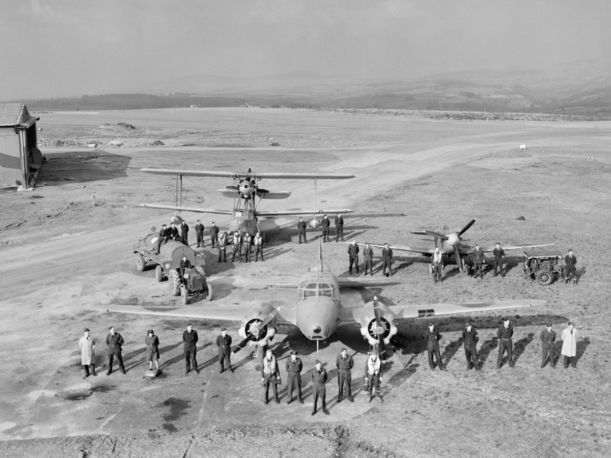 Royal Air Force Fighter Command, 1939-1945. Personnel and aircraft of No. 276 Squadron RAF assembled at Harrowbeer, Devon
