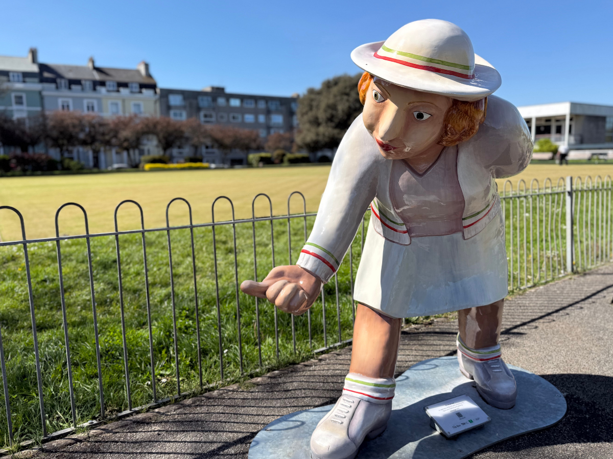 Bery Cook - The Bowler