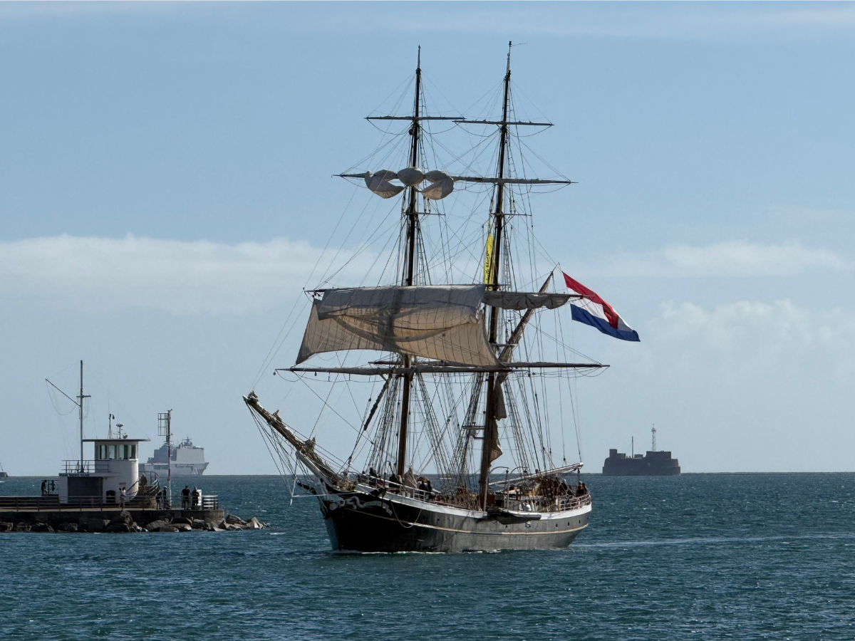 Tall Ship Morgenster heading back to The Barbican following an afternoon at sea