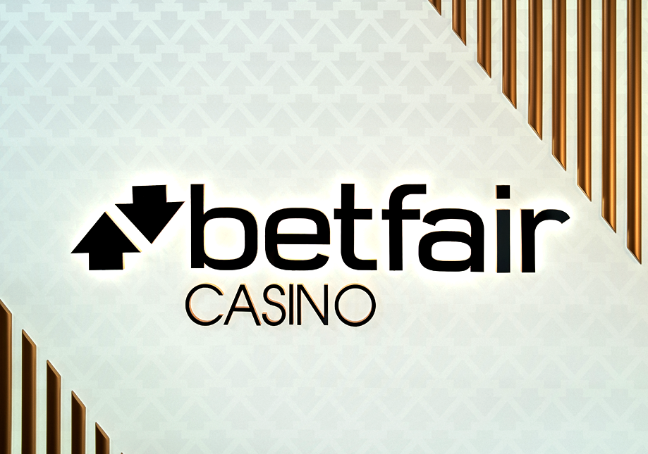 Fiona-McFadden-art-director-Betfair-Casino-TV-Set-Design1.png