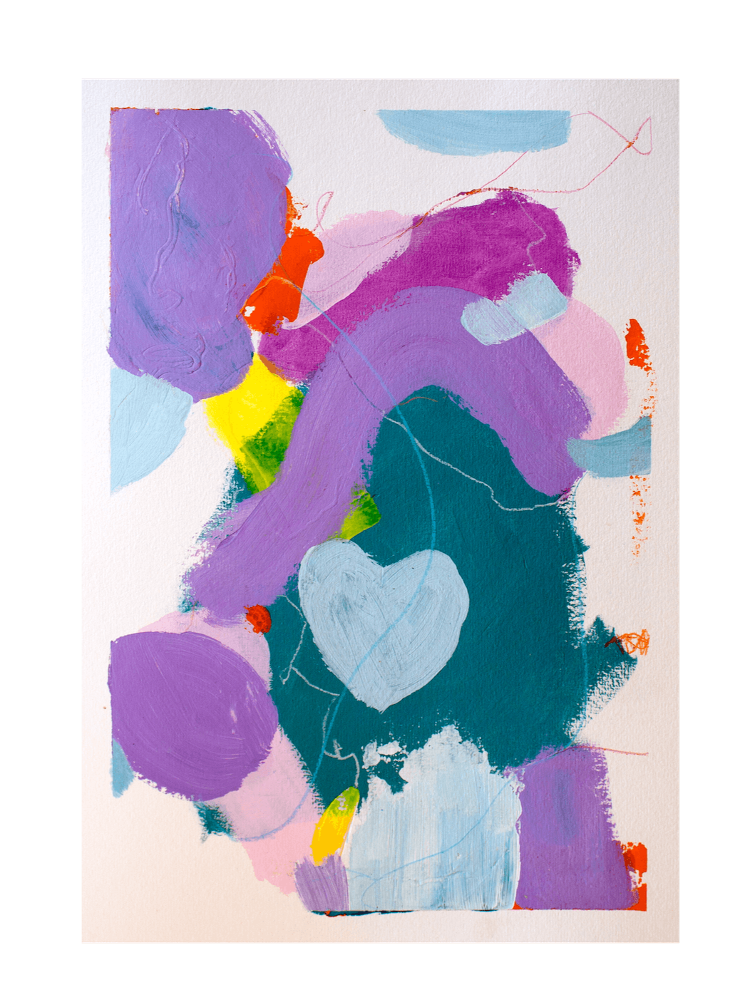 Abstraktes Gemälde mit violetten, blauen, grünen, gelben, orangefarbenen und rosa Farbflächen, einem weißen Herz und spontanen Pinselstrichen.