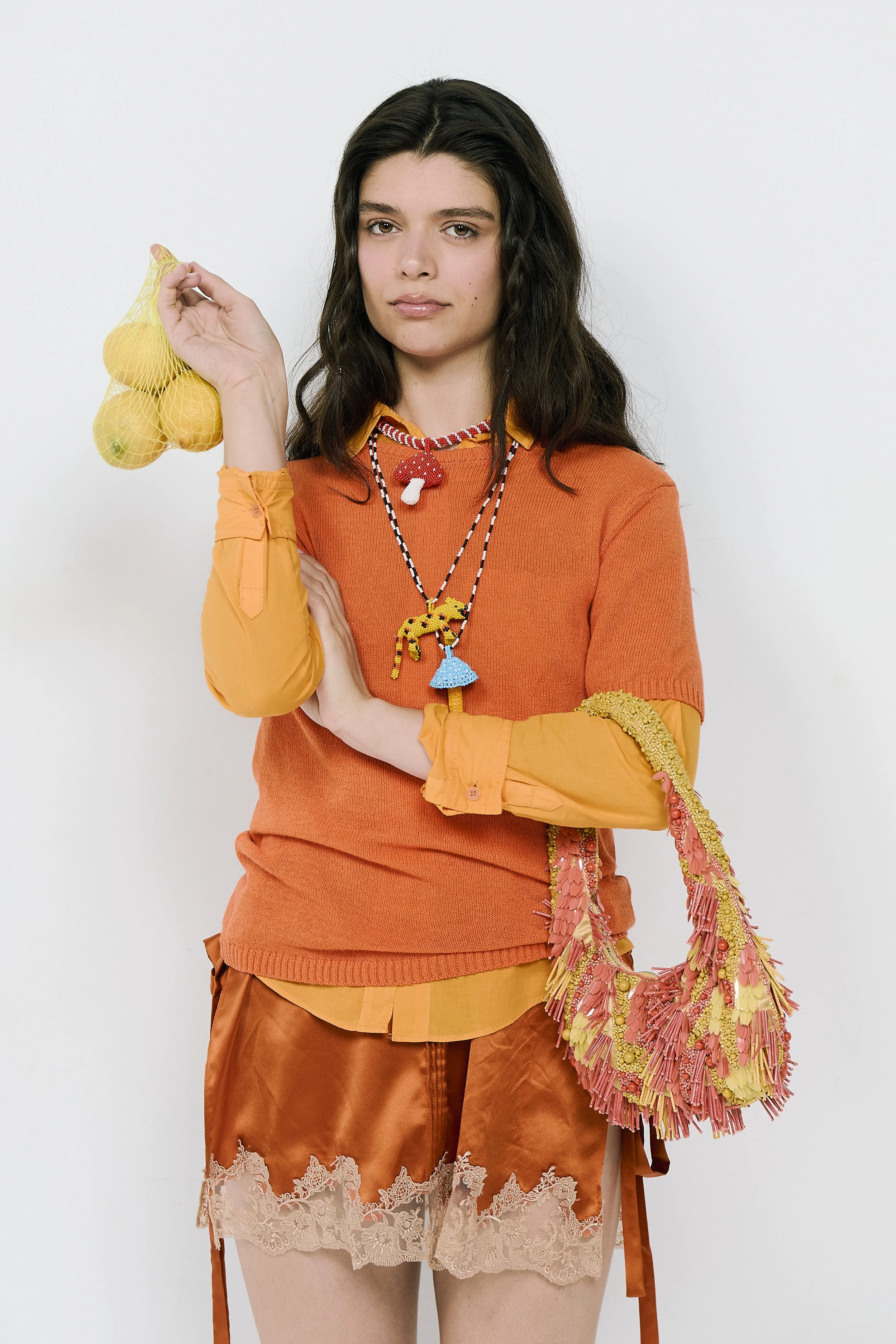 Stylist: Sofia Saldarriaga
Model: Carlota Navarro
Photographer: Diego Martinez
MUAH: Dalia Cuesta


Total look: Zara
Bag: Dalai India
Necklaces: Pajarapinta
Heels: Mango