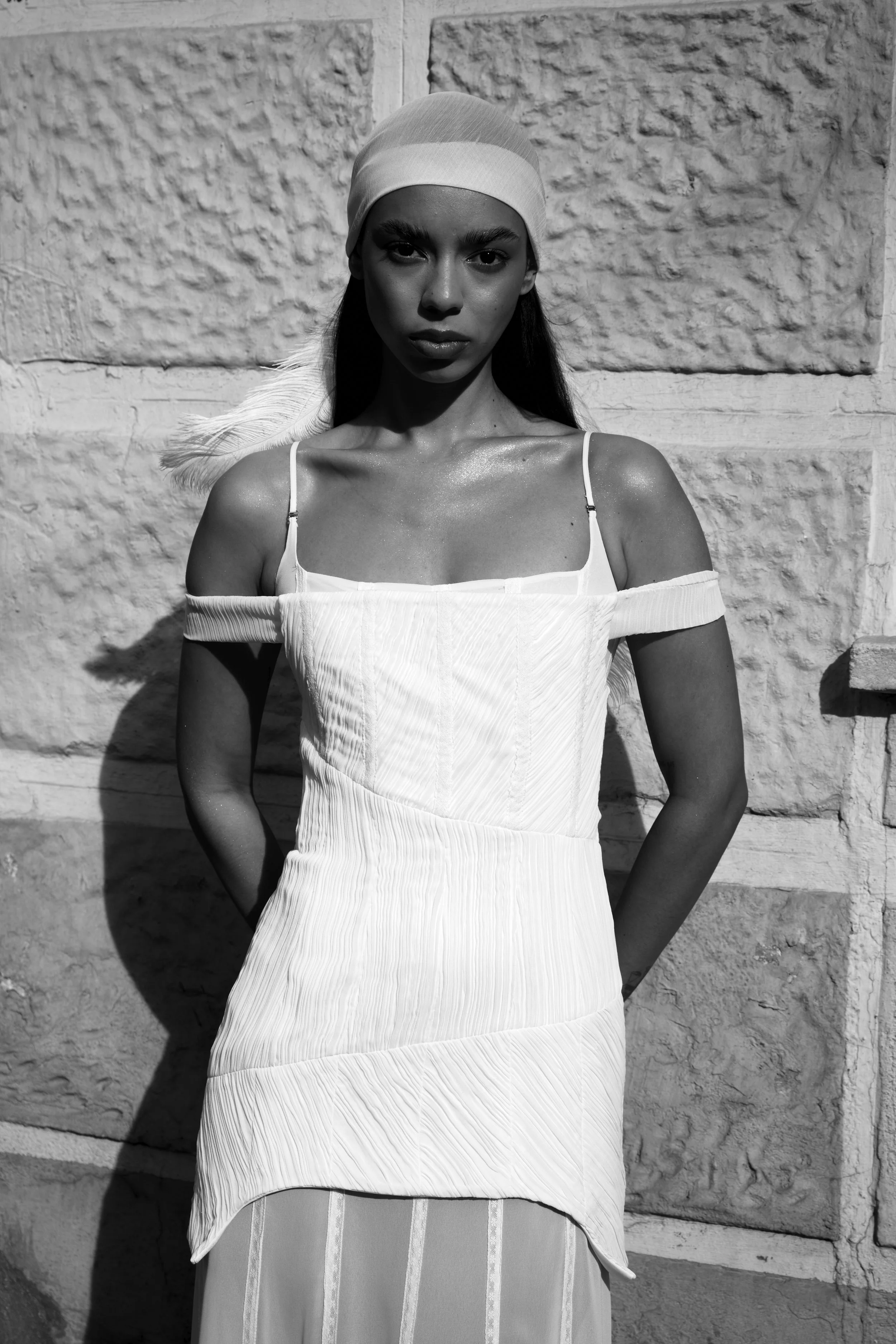 Stylist: Sofia Saldarriaga
Model: Daniela Diago
Photographer: Diego Martinez
MUAH: Dalia cuesta

Dress: Marta Martí
Shoes: Jimmy Choo
Veil: By Me