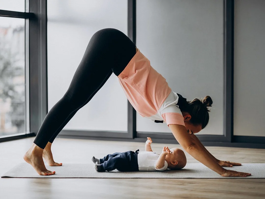 Joga dla mam po porodzie, zajęcia razem z maluszkami w studiu jogi Goikoi w Żyrardowie