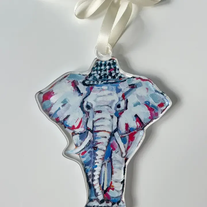 Roll Tide! My heart is in Tuscaloosa! Celebrate the team with this Elephant Acrylic Wreath Charm.