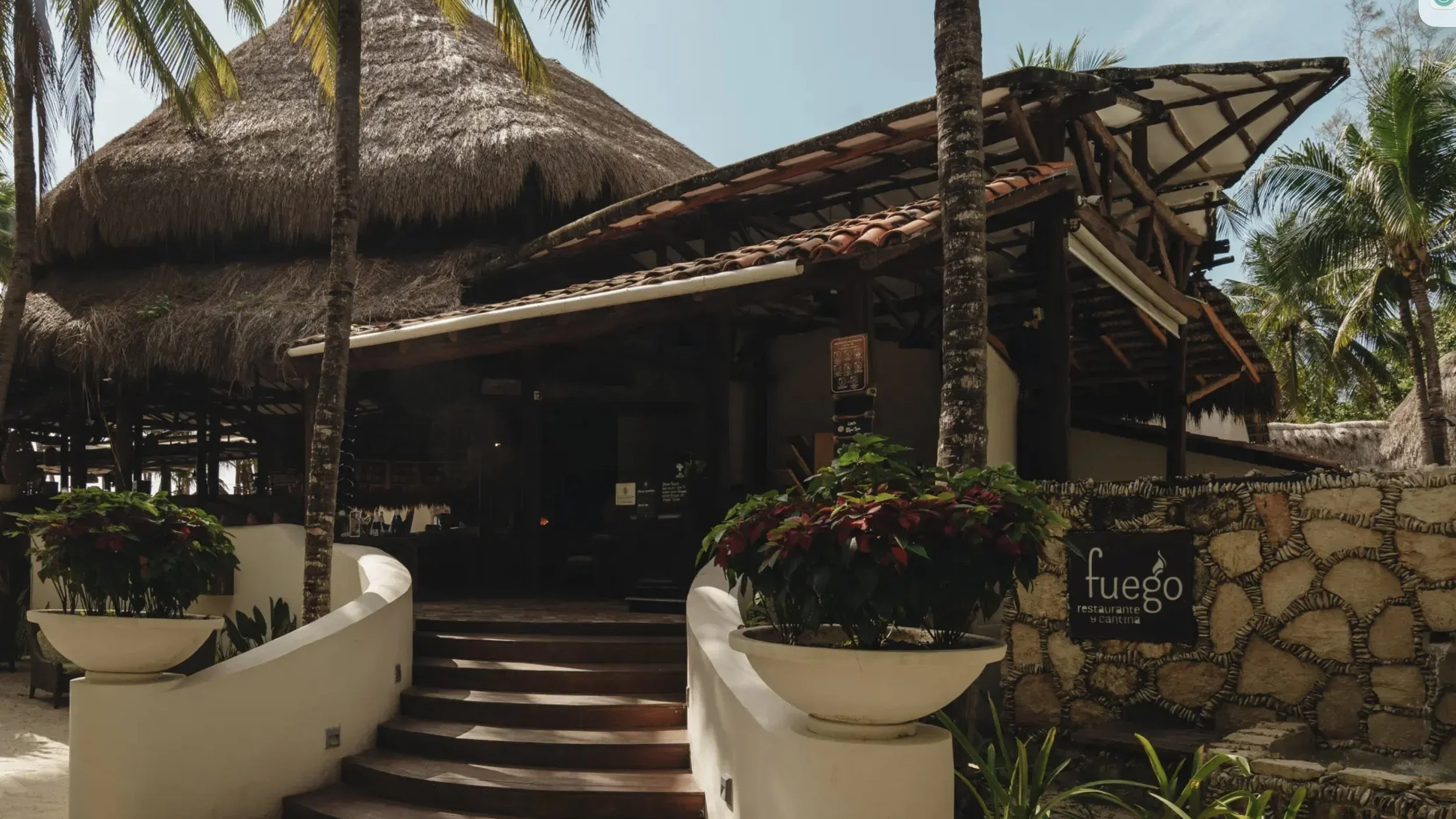 Mahekal Beach Resort: Fuego Restaurant y Cantina.