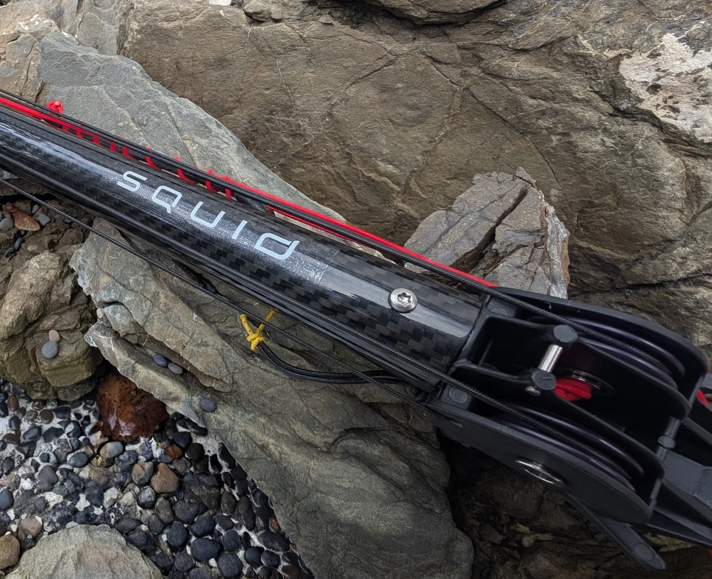 How to catch a Big bass? Invert roller speargun. Spearguns for UK and Europe. Carbon fibre spearguns. Carbon fibre cuttlefish speargun. What's the best speargun for the UK? Best invert speargun?