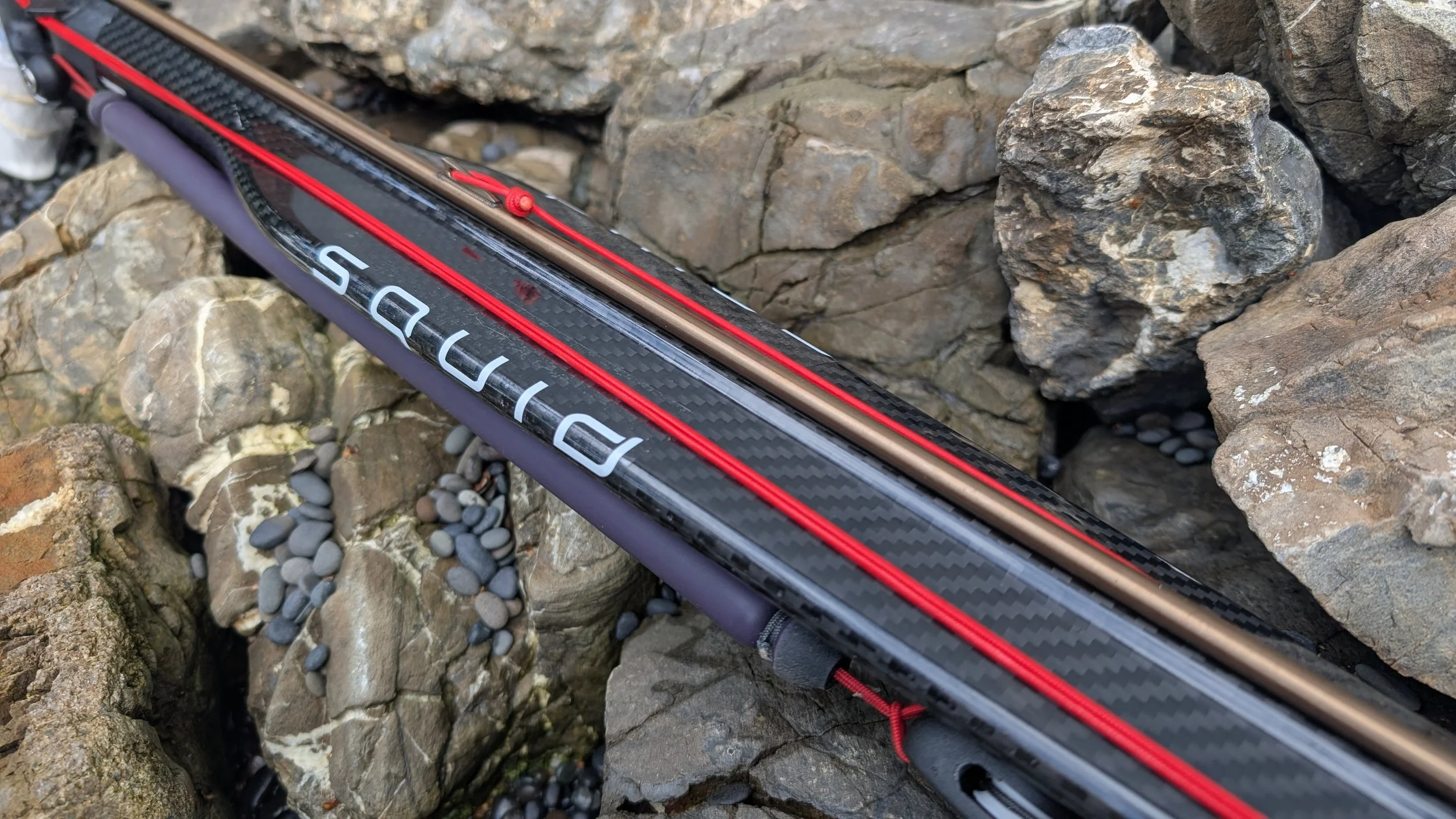 How to catch a Big bass? Invert roller speargun. Spearguns for UK and Europe. Carbon fibre spearguns. Carbon fibre cuttlefish speargun. What's the best speargun for the UK? Best invert speargun?