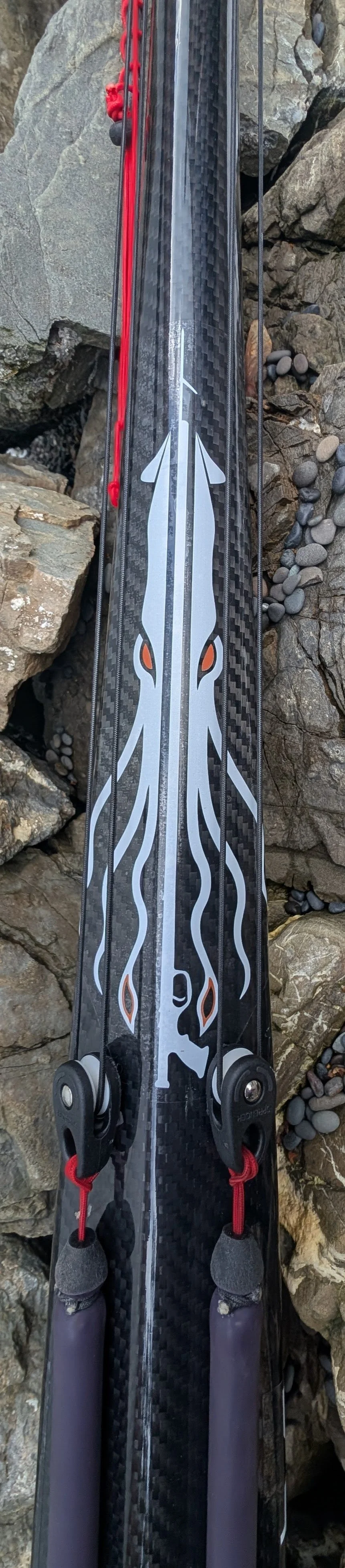 How to catch a Big bass? Invert roller speargun. Spearguns for UK and Europe. Carbon fibre spearguns. Carbon fibre cuttlefish speargun. What's the best speargun for the UK? Best invert speargun?