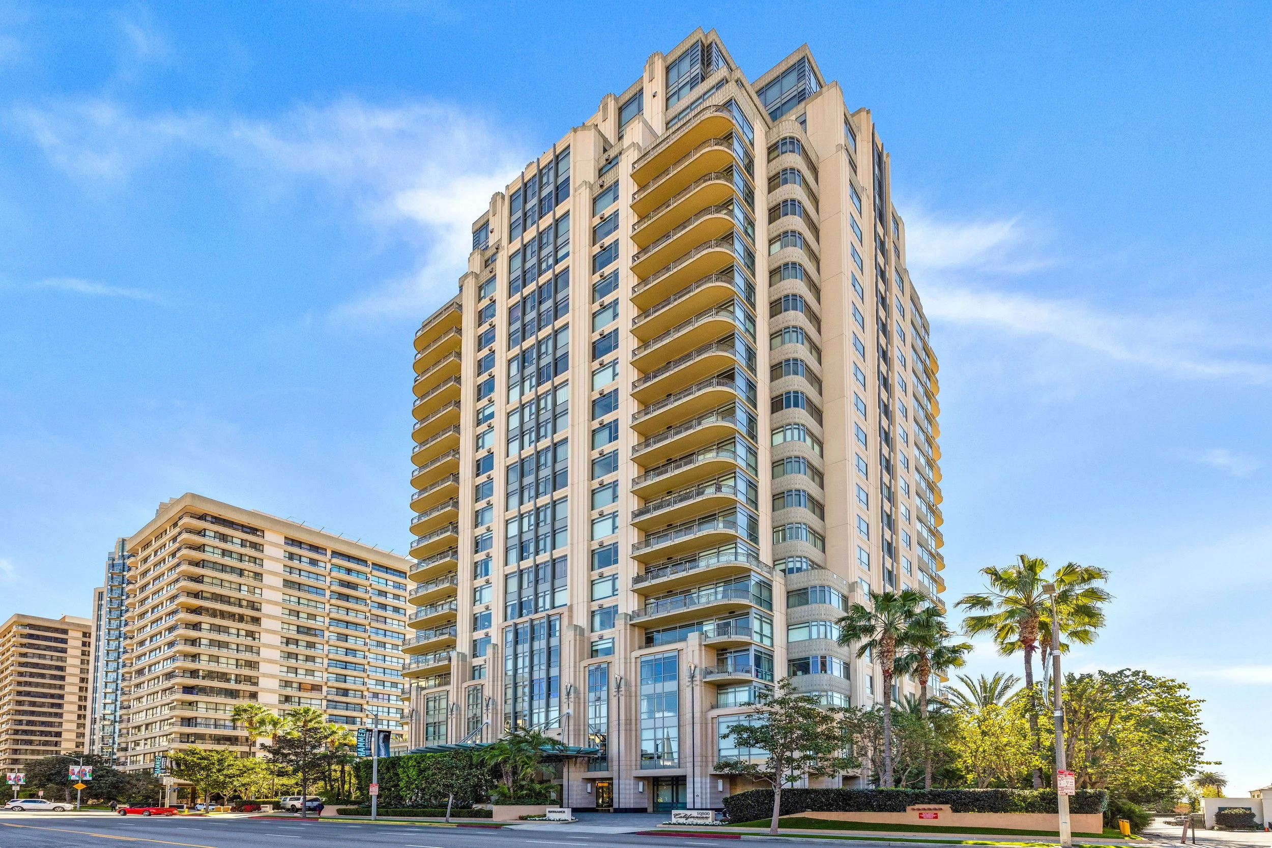Wilshire 10800 Unit 1901_002.jpg