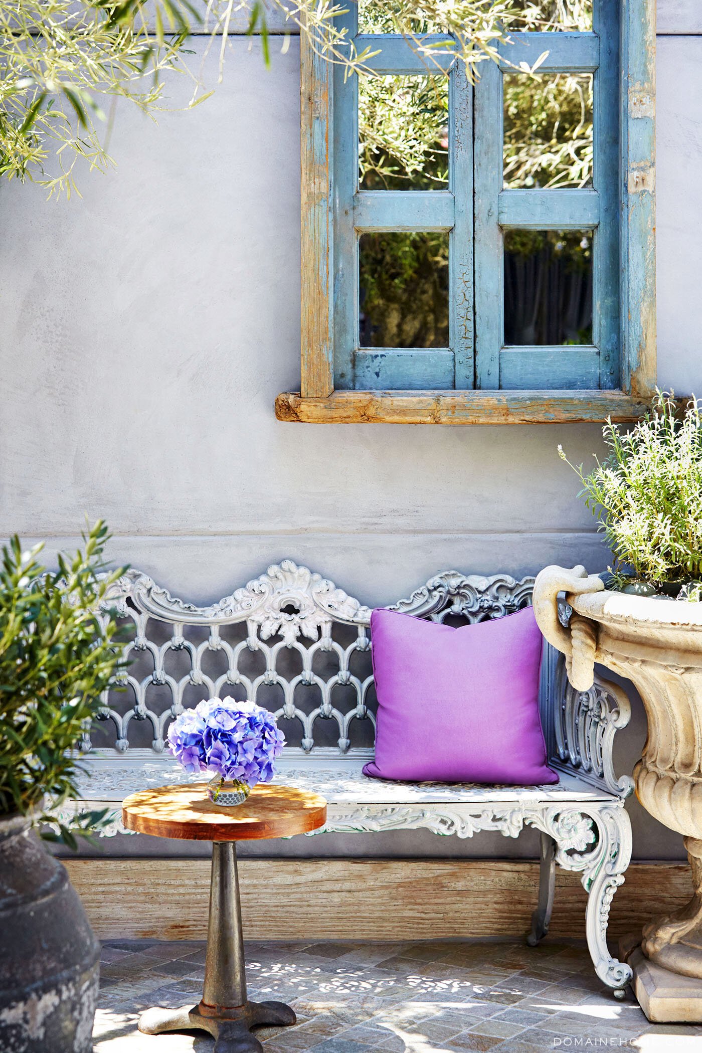 Celebrity Living: Lisa Vanderpump's Enchanted Garden...