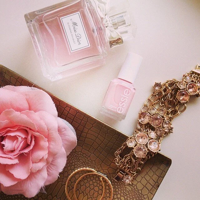 Beauty: Glamming Essentials...
