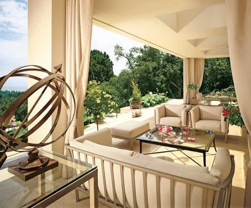 Tastemakers: Barbara Barry's Signature Outdoor Serenity...