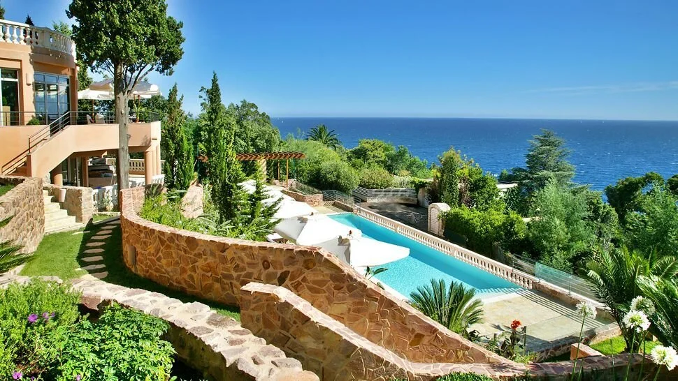 Luxe Accommodations: Tiara Yaktsa Côte d’Azur