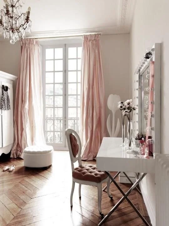 Tot Decor: Little Girl Goes Glam...