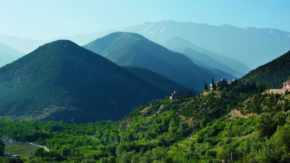 004481-19-exterior-mountain-view.jpg