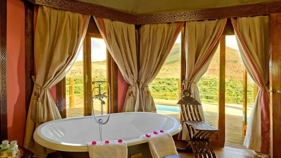 004481-14-kasbah-bedrooms-berber_tents_bath.jpg
