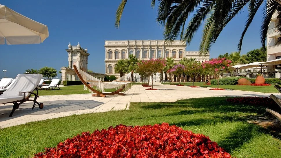 002899-08-view-of-hotel-gardens.jpg