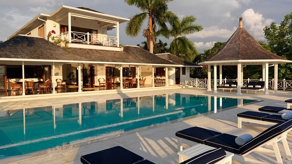 001504-25-Villa16-Main-Pool-Deck-Day.jpg