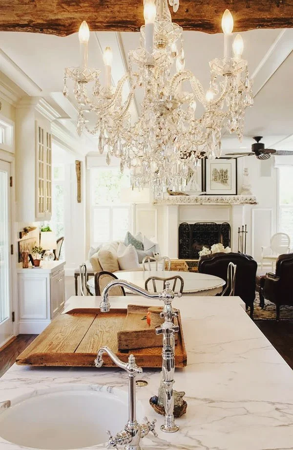 chandelier.jpg