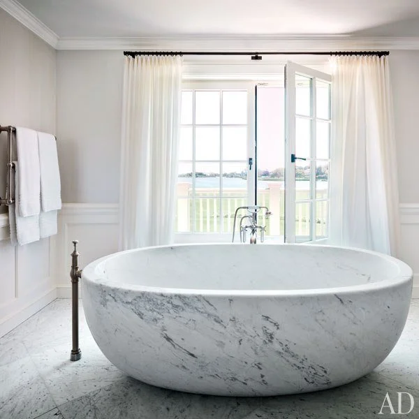 item10.rendition.slideshowVertical.camuto-villa-maria-15-master-bath.jpg