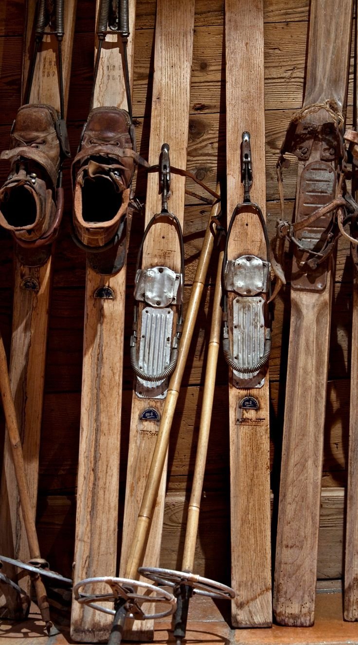 skis.jpg