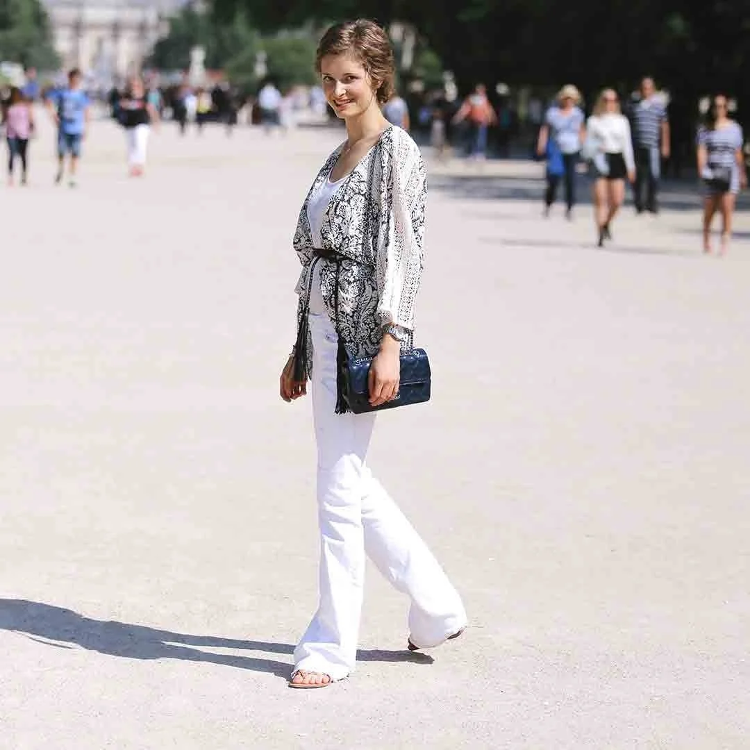 light-colors-white-flare-fashion-ootd-street-style-paris-jardin-des-tuileries-violette-daily-chanel-cardigan-belted-2-bag-2-1080x1080.jpg