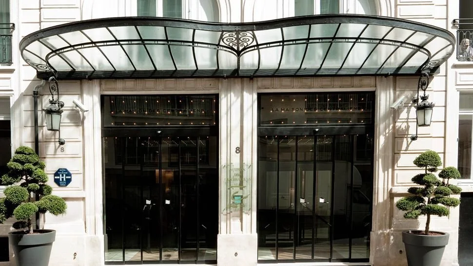 0010334-02-hotel-facade.jpg