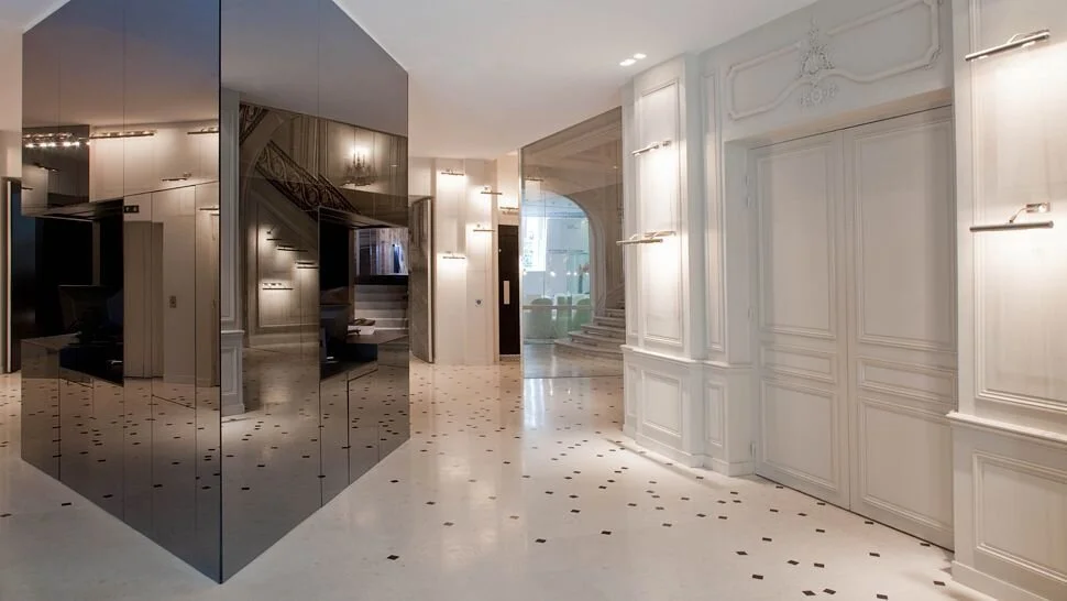 Luxe Accommodations: A Chic Boutique in Paris's Golden Triangle