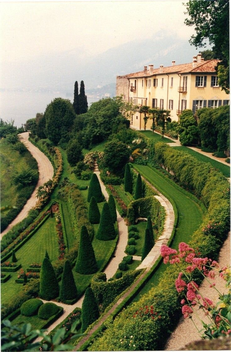 Buon Weekend: Take it Outside...