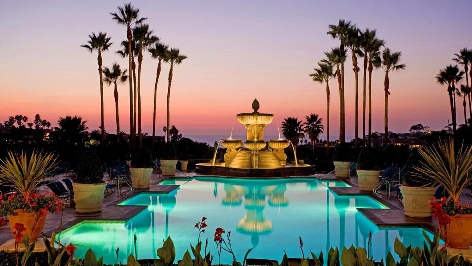 Luxe Accommodations: Effortless Luxury on Laguna Beach... 