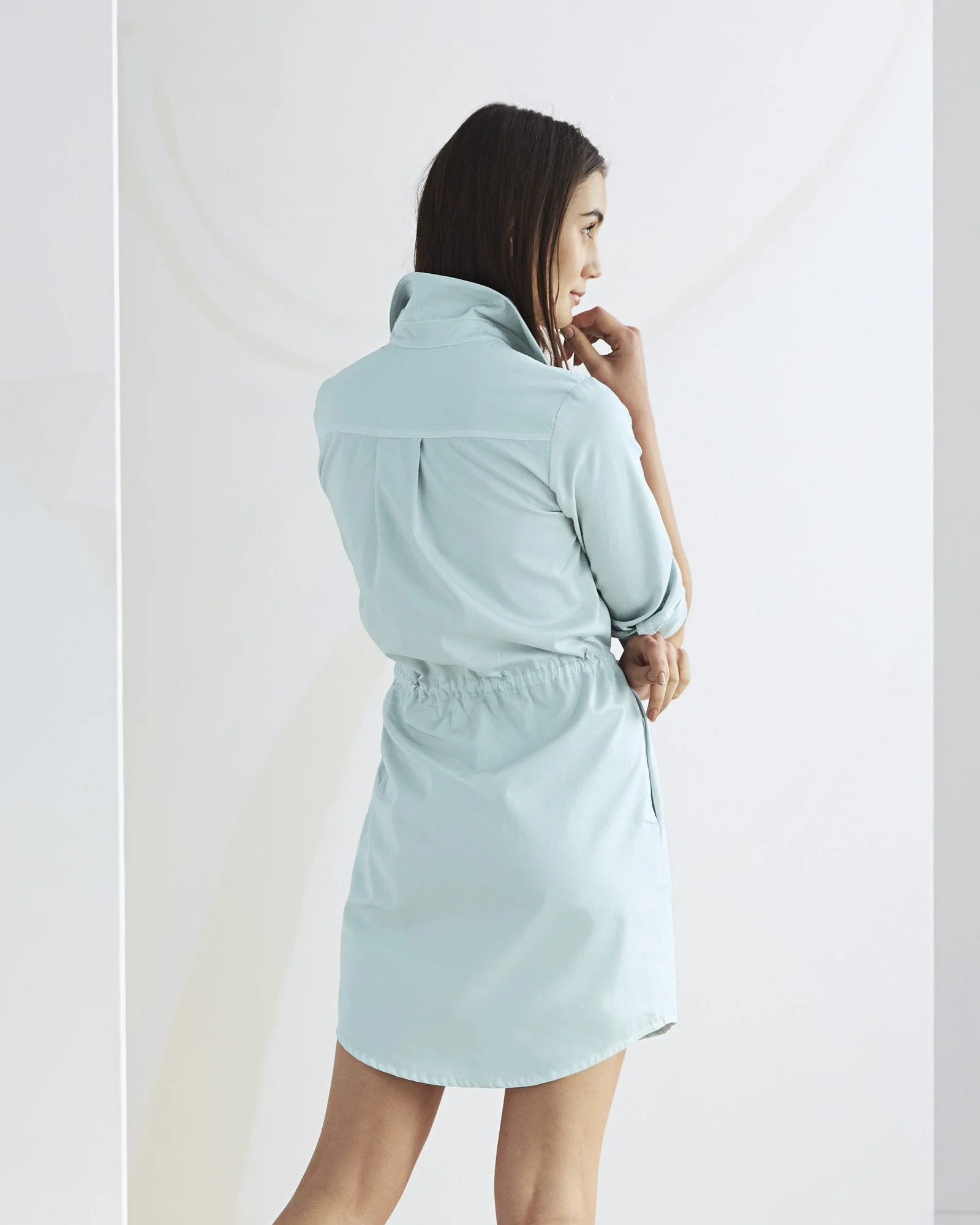 App_Poppy_Pullover_DoveGray_back_1020_Crop.jpg