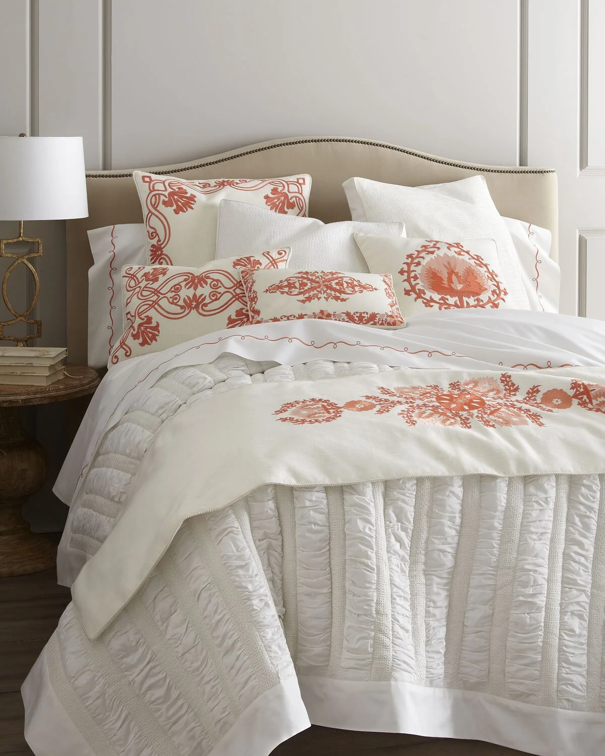 The Art of Living: Designing the Ultimate Bed for Dreamy Nights...