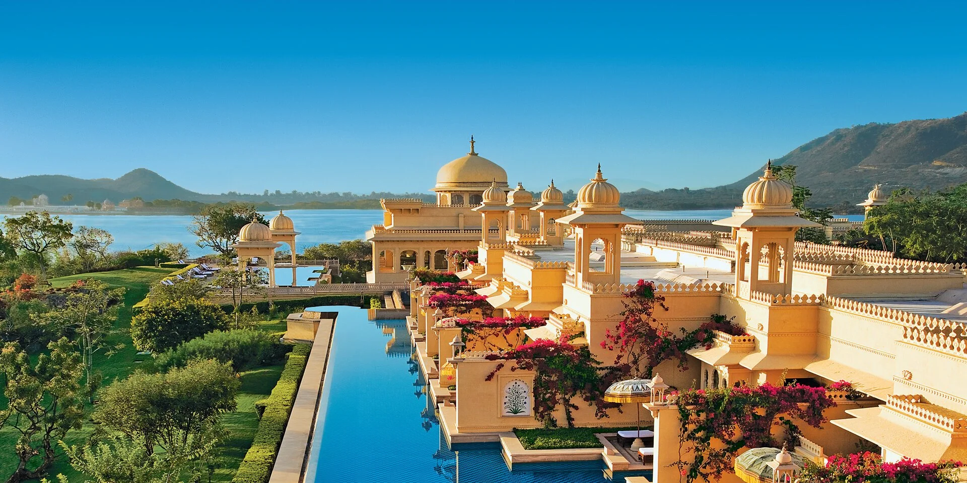 Wanderlusting: Drop Dead Gorgeous Hotel Pools Around the World...