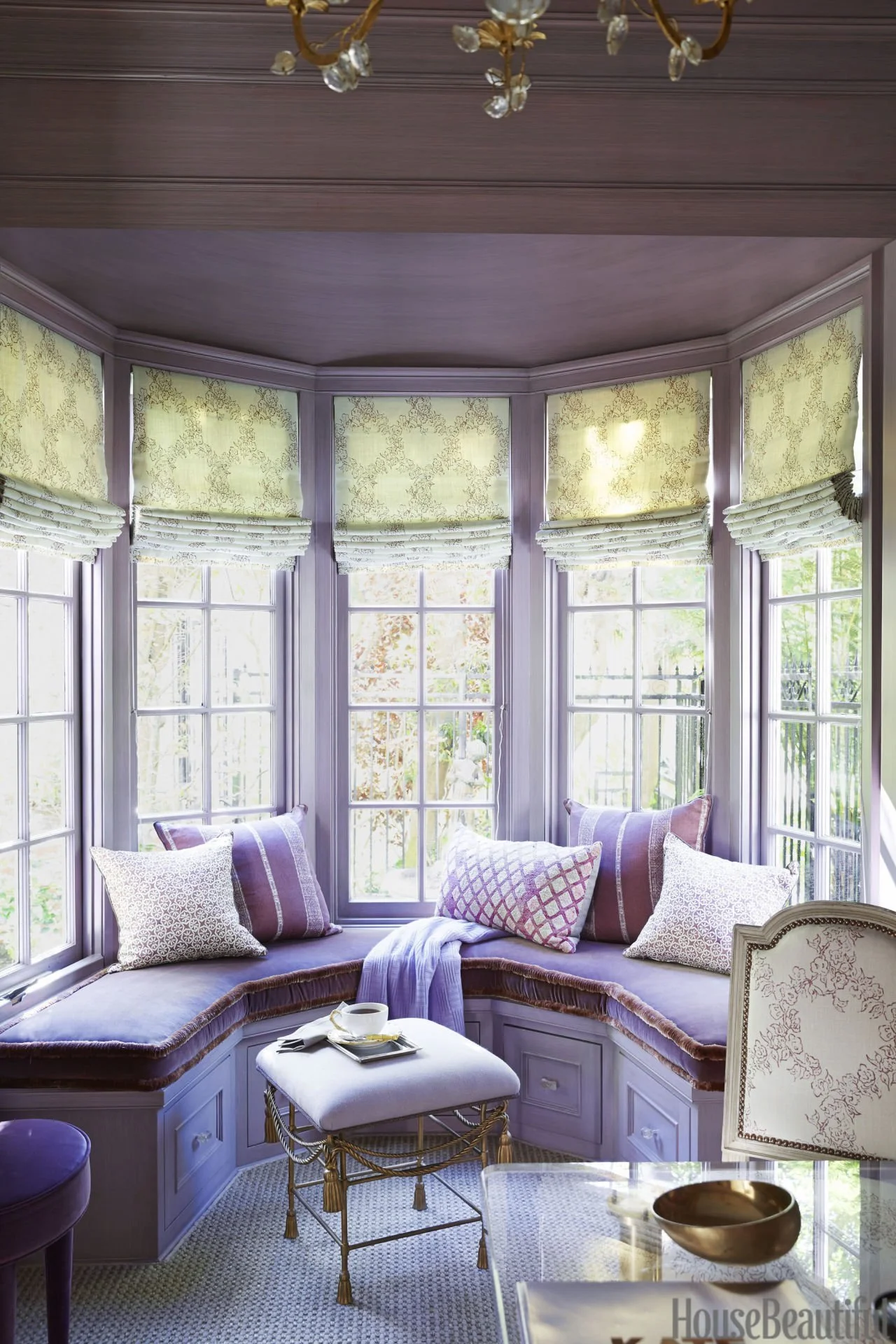 gallery-1440169443-purple-sitting-room.jpg